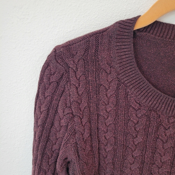 H&M Deep Maroon Cable Knit Crew Neck Sweater Women’s M - Picture 3 of 4